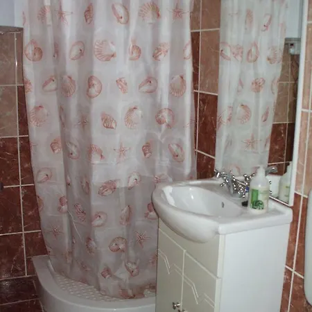 Simai Vendeghaz